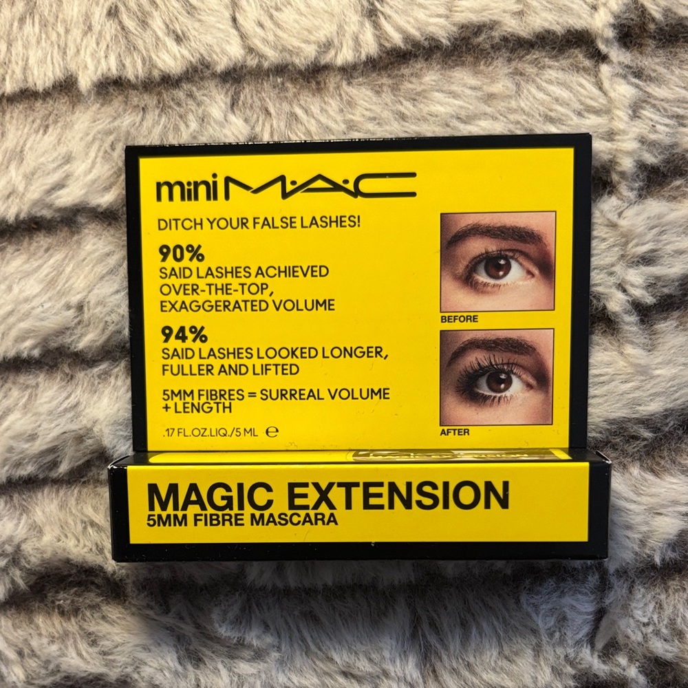 Mini MAC Magic Extension Mascara — Extensive Black